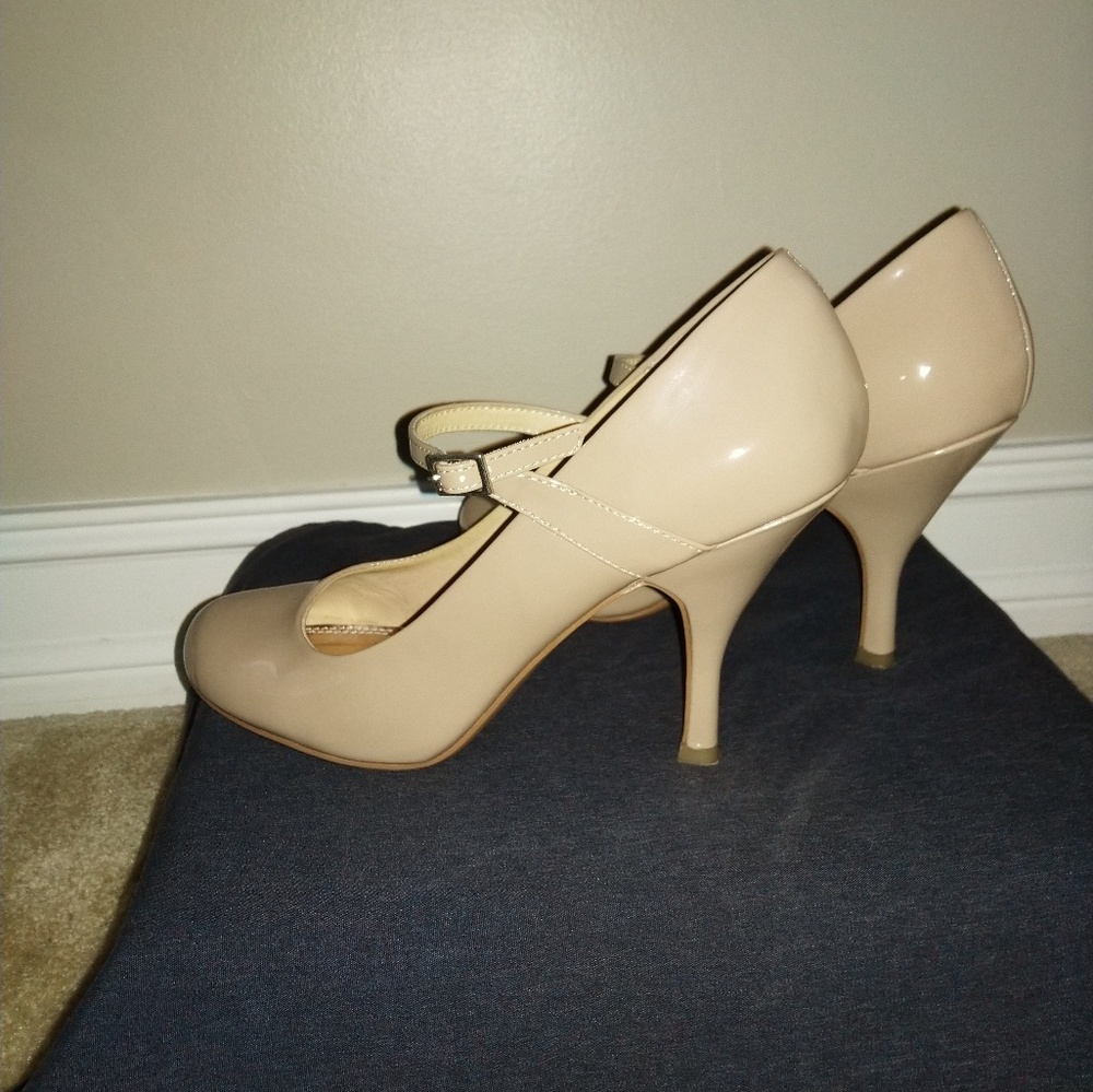 Shoes - Picture 2 of 3